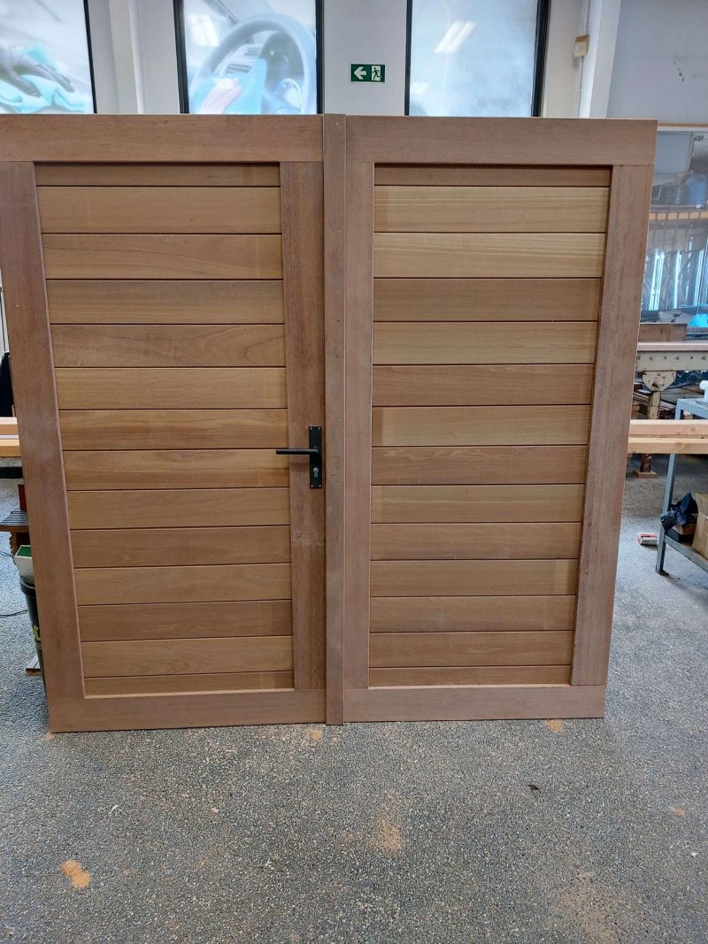 Dubbele Poort Horizontaal Bangkirai Robuust 300x180cm eigen productie "Maatwerk!"