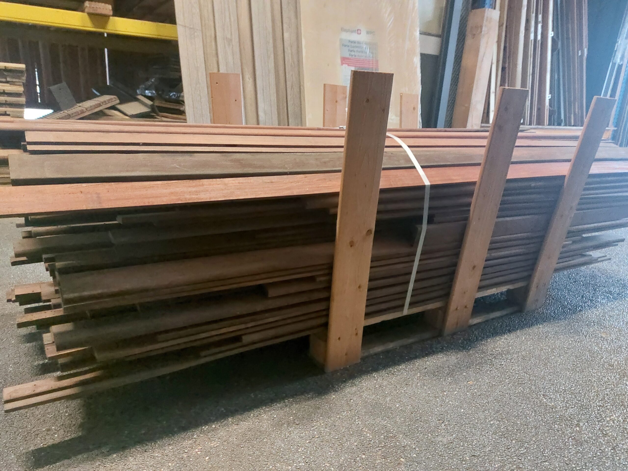 hardhouten profielen/plinten(cumaru en jatoba) kopmaat 7x2cm