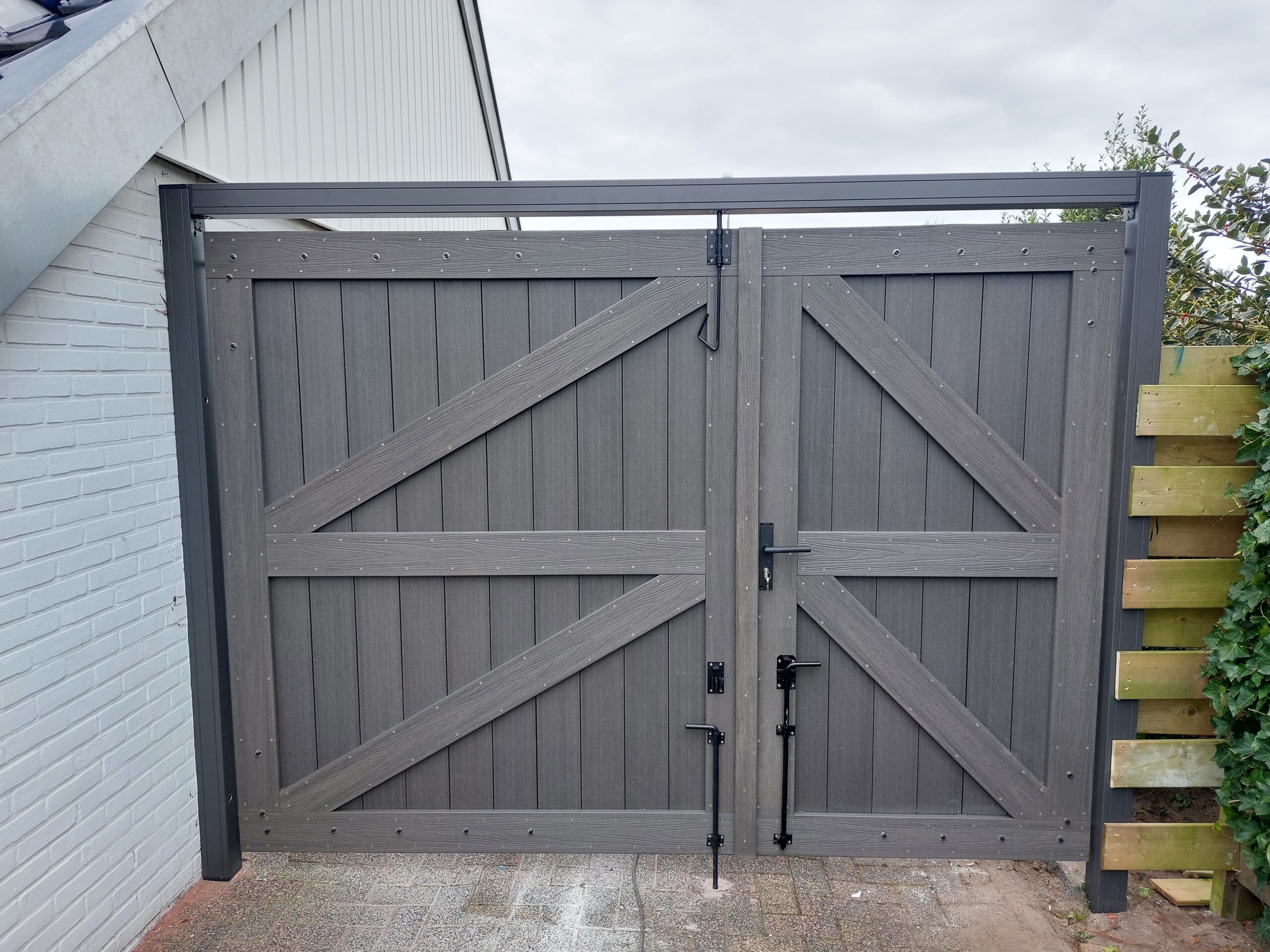 WPC Fiberdeck dubbele tuinpoort 300x200cm "maatwerk mogelijk" diverse kleuren