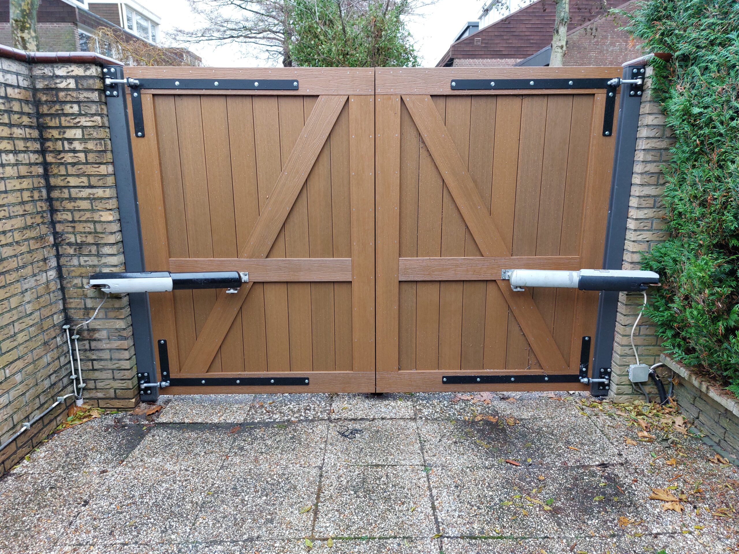 WPC Fiberdeck dubbele tuinpoort 300x200cm "maatwerk mogelijk" diverse kleuren