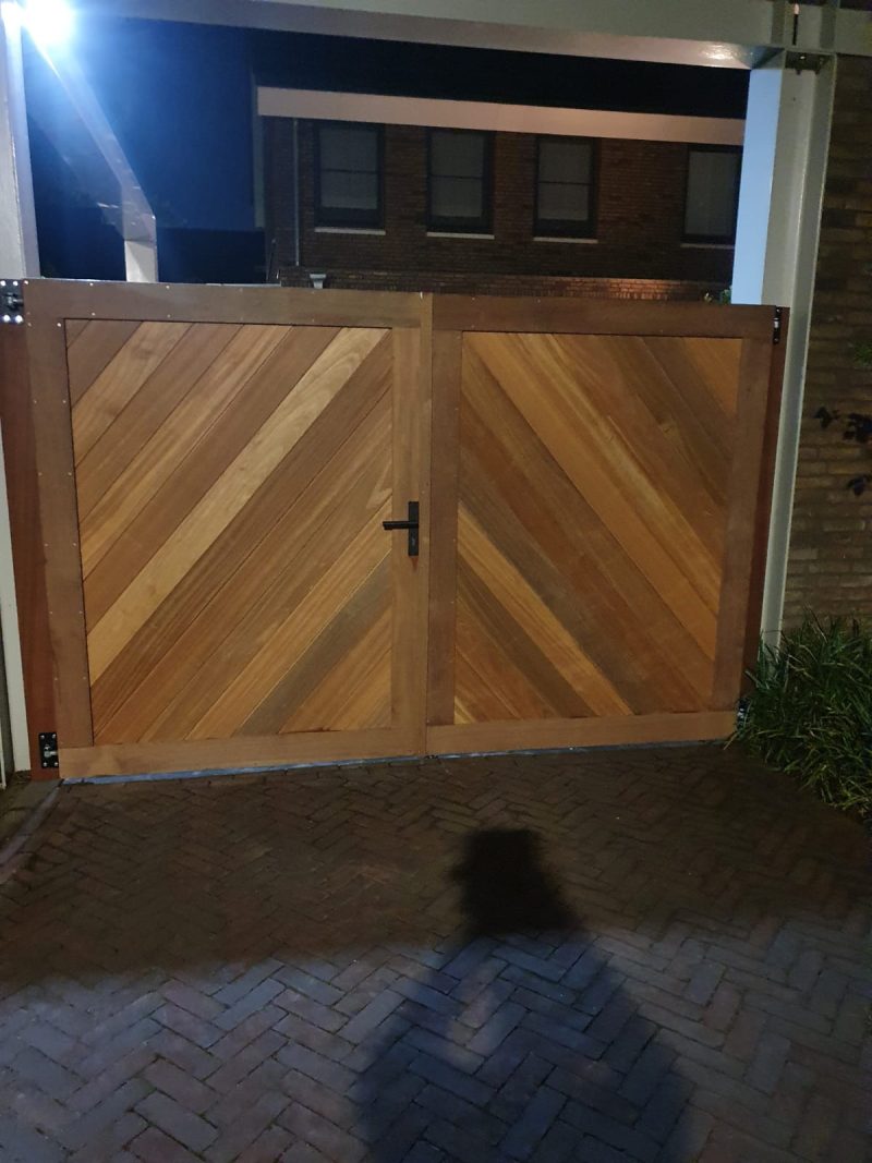 Dubbele Poort Bangkirai Belmonte Robuust Diagonaal 300x180cm "eigen productie " MAATWERK !!
