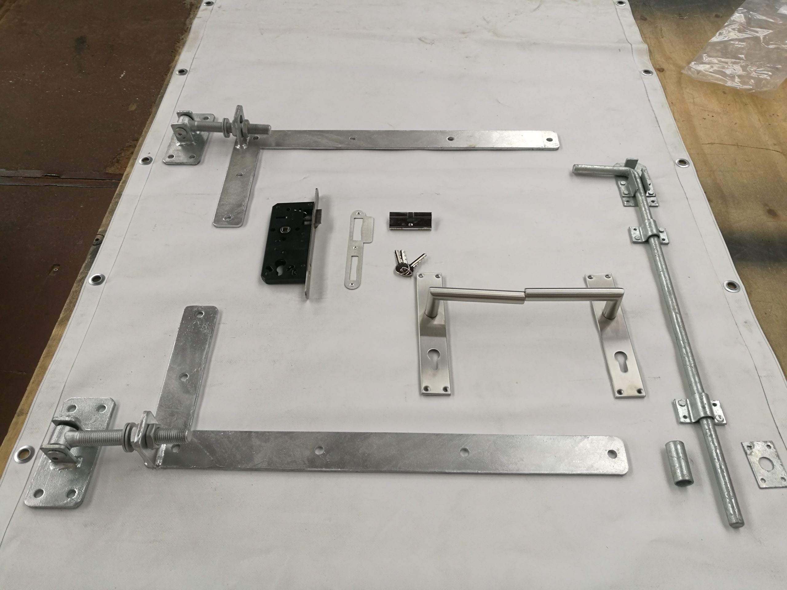 Dubbele Poort Horizontaal Bangkirai Robuust 300x180cm eigen productie "Maatwerk!"