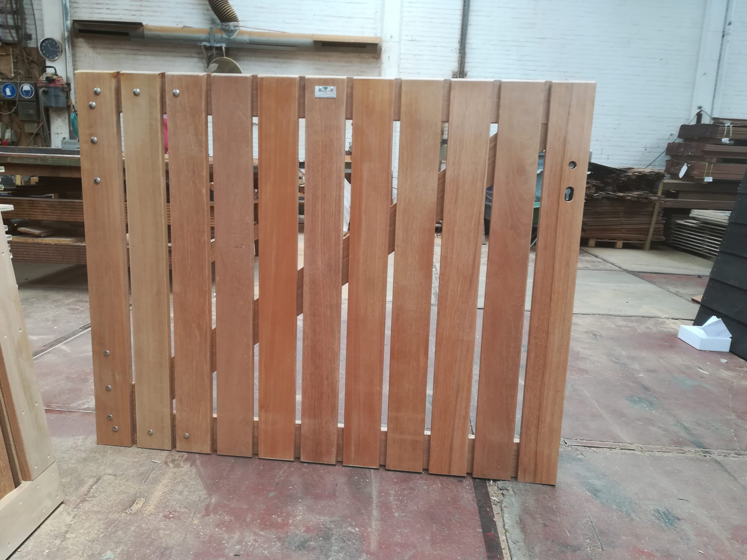 Dubbele poort/ hek model Bangkirai Bonaire zware kwaliteit 300x180cm "maatwerk mogelijk"