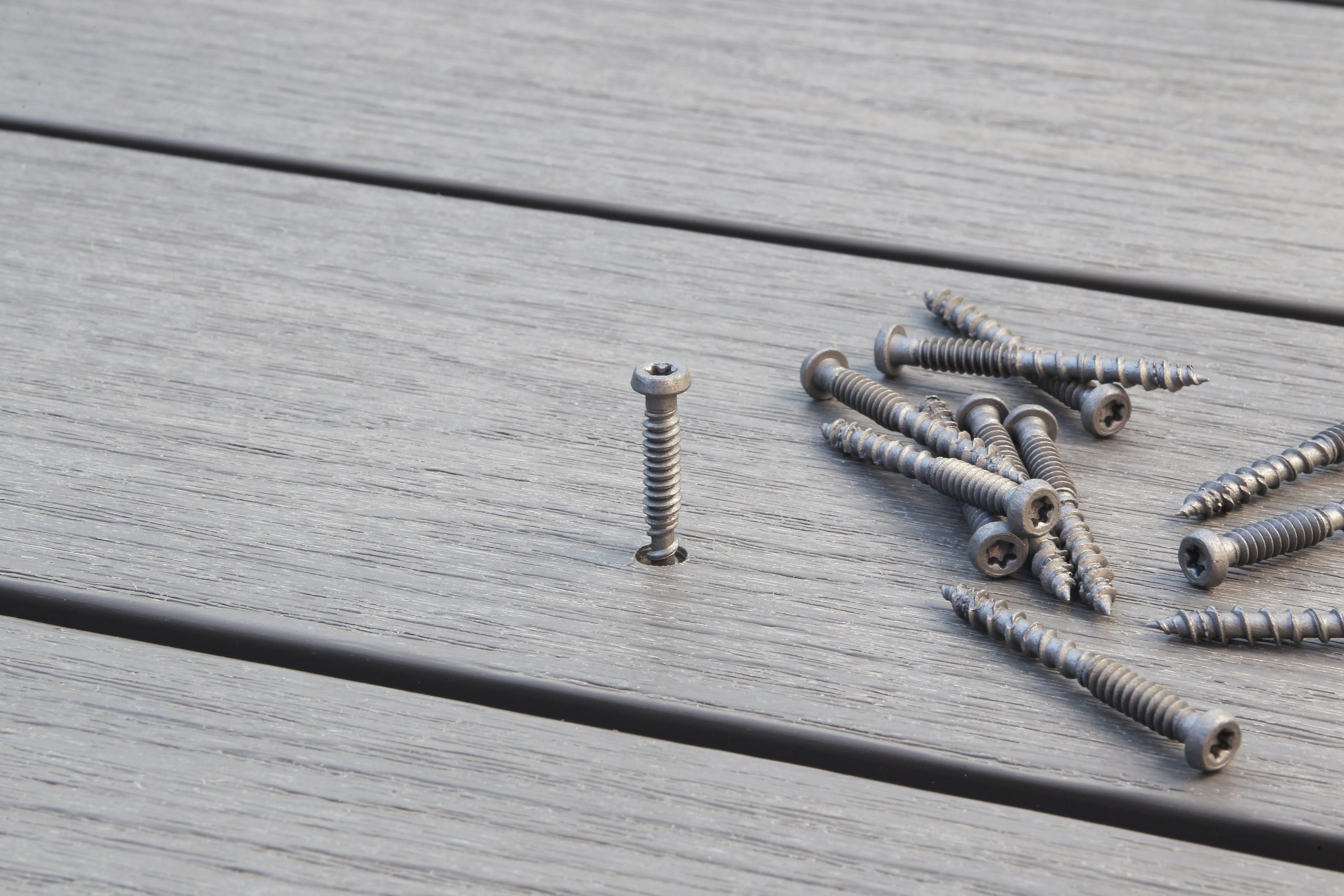 WPC montageschroeven "Grijs" (set met 150 schroeven + Bit)