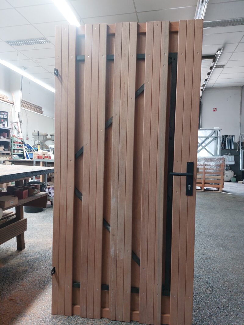 Framepoort hardhout icm zwart frame 90 t/m 150cm breed, hoogte 180cm
