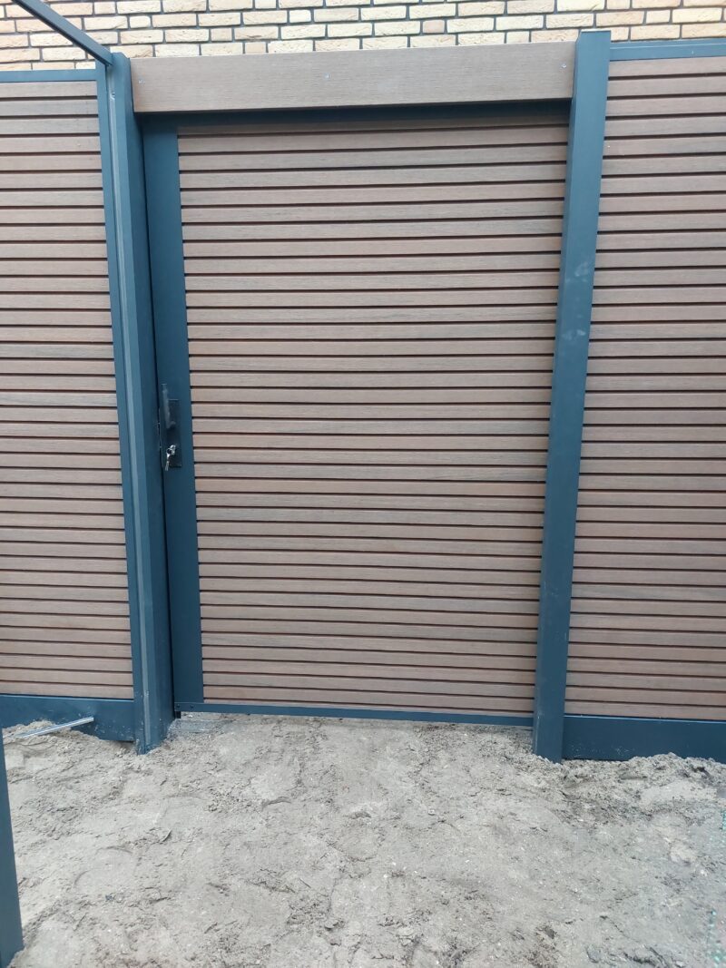 Schuifdeur WPC Fiberdeck Rhombus profiel hoogte maximaal 200cm compleet systeem incl. aluminium frame en afwerking!