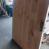Schuifdeur / schuifpoort Douglas metalen frame, dubbelzijdig bekleed 130 t/m 170cm. Hoogte 195cm incl. volledig schuifsysteem (rails, rollers, slot, ondergeleiding)