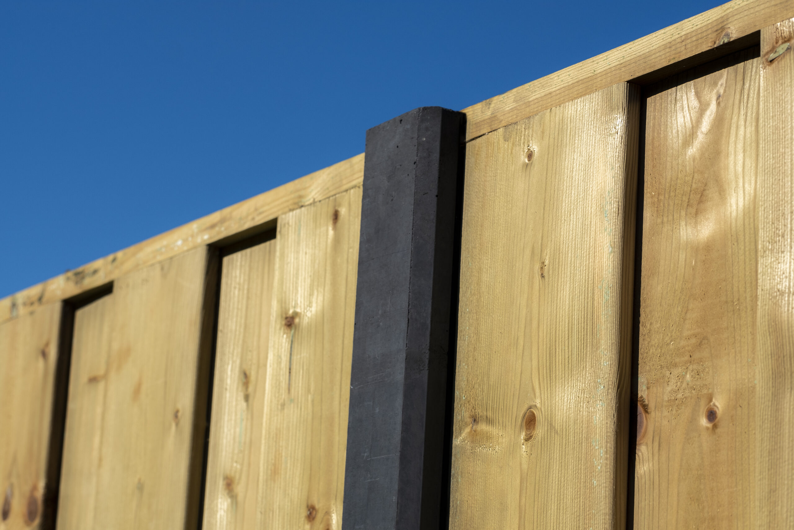 Berton©-E-sleufpaal Vecht antraciet gecoat 10 x 10 x 284 cm eindmodel