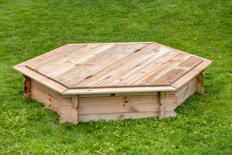 Zandbak Zeskant met deksel L175 x B175 x H30 cm