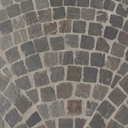 TB Greskei 10x10x5-7cm Metz Grijs.