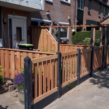 Bankirai luxe tuinhek recht, verkrijgbaar in nagenoeg alle hoogte en breedte maten "MAATWERK"