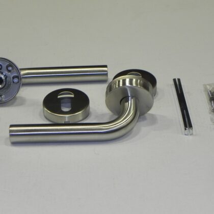 Deurkruk met rozetten RVS Gebogen model 1