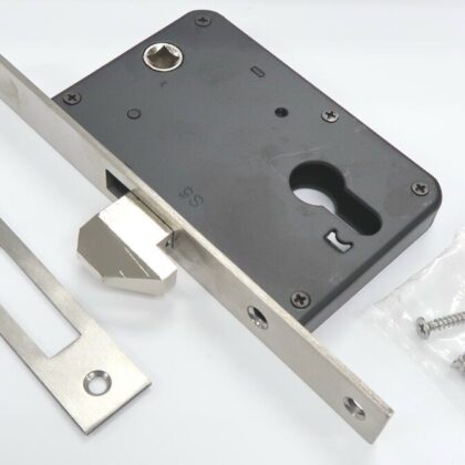 Haakslot Zwart gepoedercoat 73x115mm