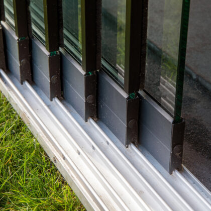 Glazenschuifwandset - Inbouwhoogte 198-202cm - Paneelbreedte 82 cm - Breedte tot 482 cm - 6-sporig zwart RAL 9005