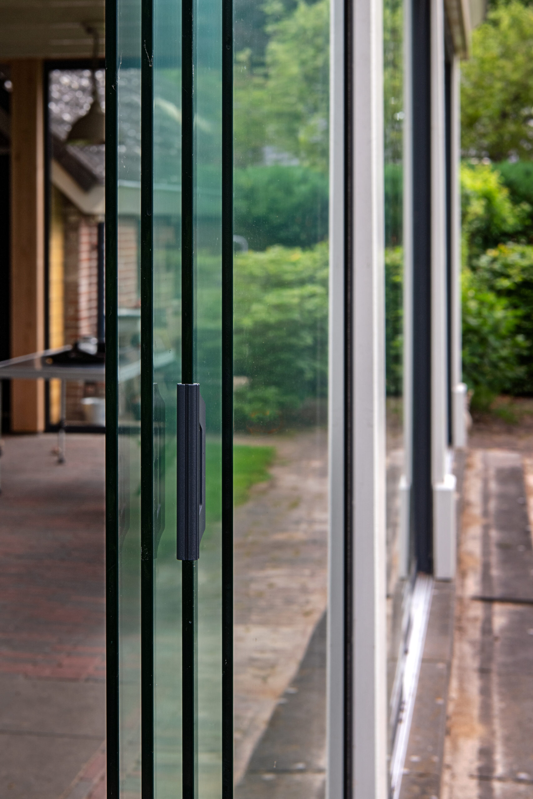 Glazenschuifwandset compleet - Inbouwhoogte 228-232cm - Paneelbreedte 82 cm - Breedte tot 322 cm - 4-sporig zwart RAL 9005