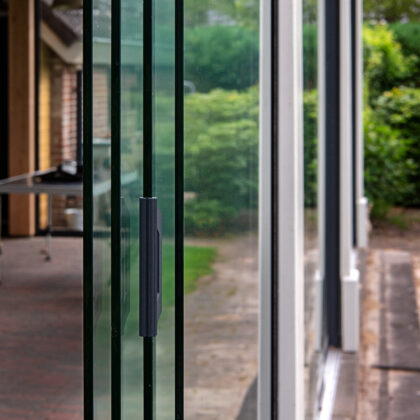 Glazenschuifwandset compleet - Inbouwhoogte 238-242cm - Paneelbreedte 98 cm - Breedte tot 386 cm - 4-sporig zwart RAL 9005