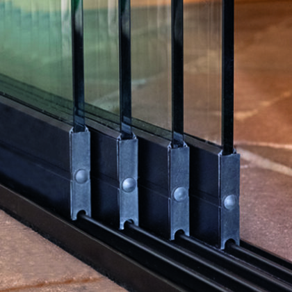 Glazenschuifwandset - Inbouwhoogte 208-212cm - Paneelbreedte 104 cm - Breedte tot 400 cm - 4-sporig zwart RAL 9005